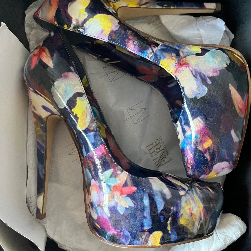 Colourful heigh heel shoes